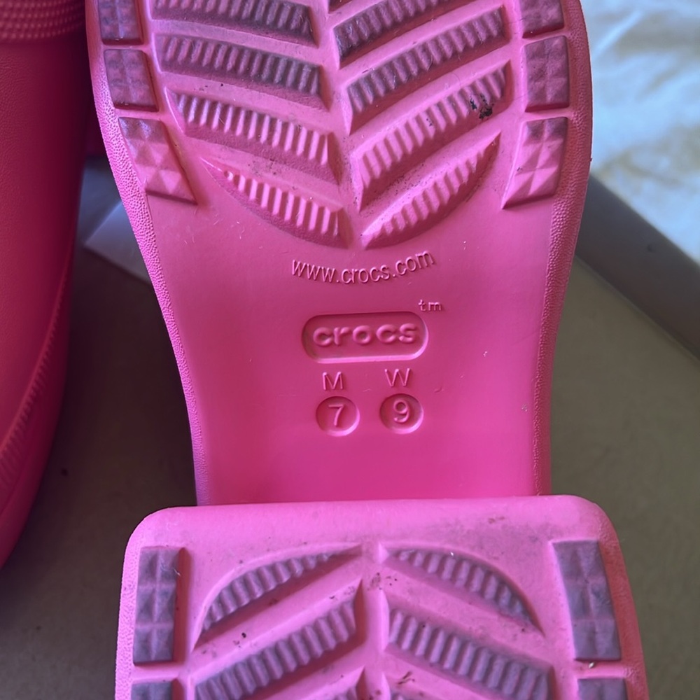 CROCS Platform Heels - Picture 2 of 4
